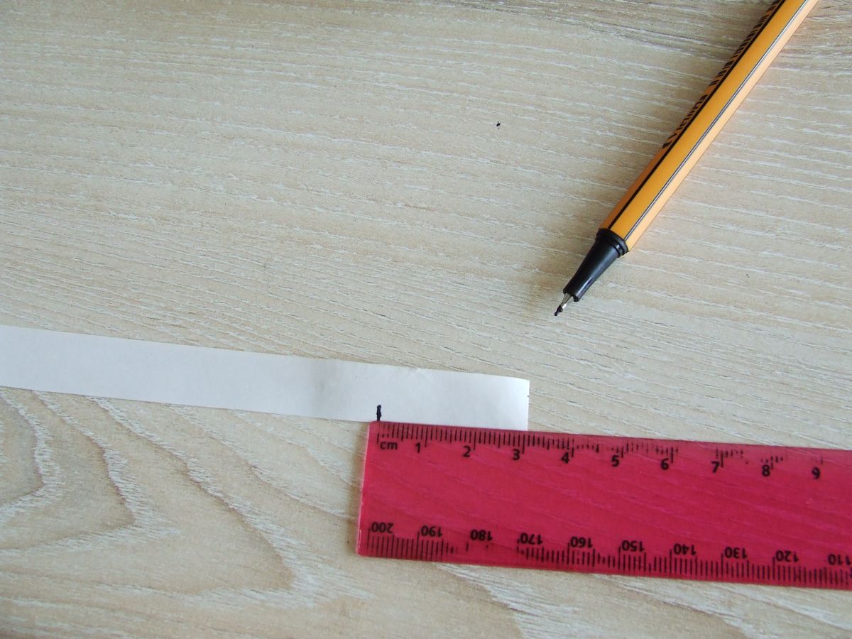 Székgörgő cspátmérő mérése filctoll és papírlap segítségével